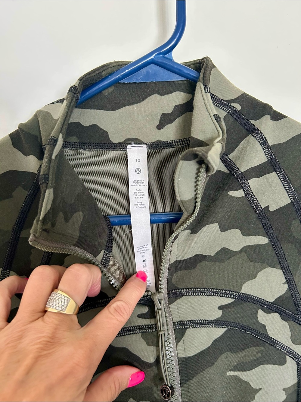 Lululemon Women’s Long-Sleeve Camo Jacket - Green - Picture 3 of 3
